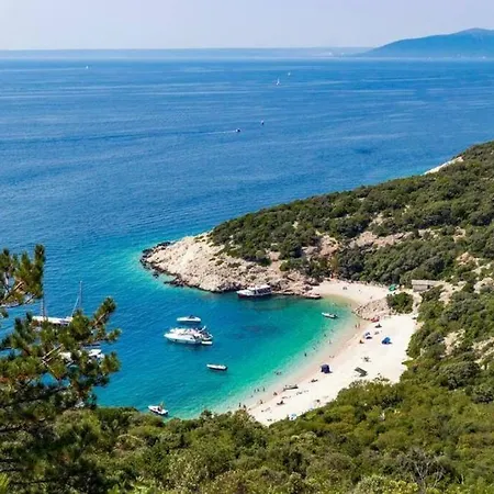 Atraktivna Kuca Sa Saunom I Grijanim Jacuzzijem Holiday home Cres