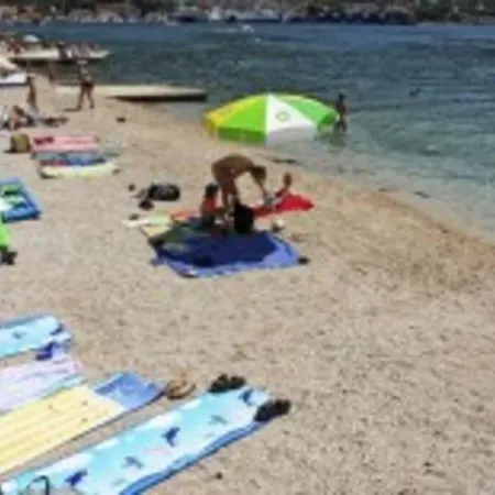 Atraktivna Kuca Sa Saunom I Grijanim Jacuzzijem Cres