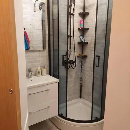 Atraktivna Kuca Sa Saunom I Grijanim Jacuzzijem