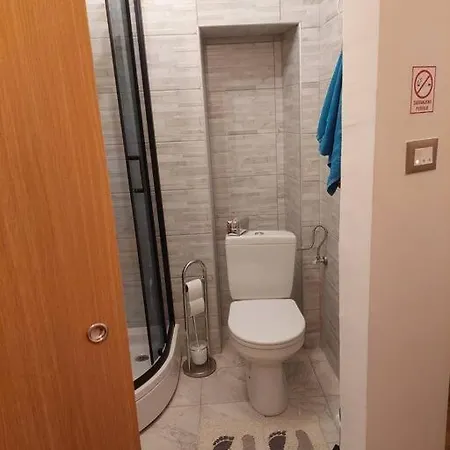 Atraktivna Kuca Sa Saunom I Grijanim Jacuzzijem Holiday home