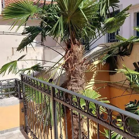 Atraktivna Kuca Sa Saunom I Grijanim Jacuzzijem Cres