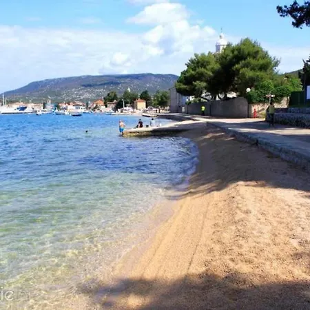 Atraktivna Kuca Sa Saunom I Grijanim Jacuzzijem