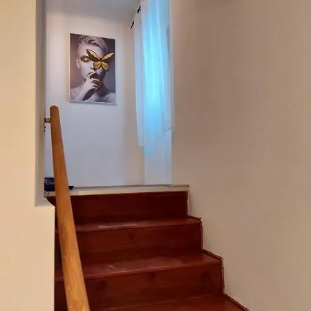 Atraktivna Kuca Sa Saunom I Grijanim Jacuzzijem Holiday home