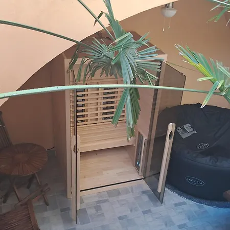 Holiday home Atraktivna Kuca Sa Saunom I Grijanim Jacuzzijem Cres