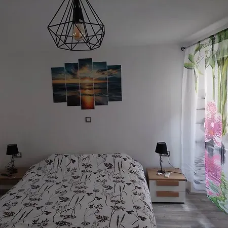 Atraktivna Kuca Sa Saunom I Grijanim Jacuzzijem