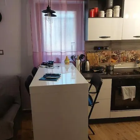 Atraktivna Kuca Sa Saunom I Grijanim Jacuzzijem Nyaraló Cres